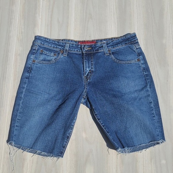 Levis 518 Superlow Stretch Shorts - Picture 2 of 16